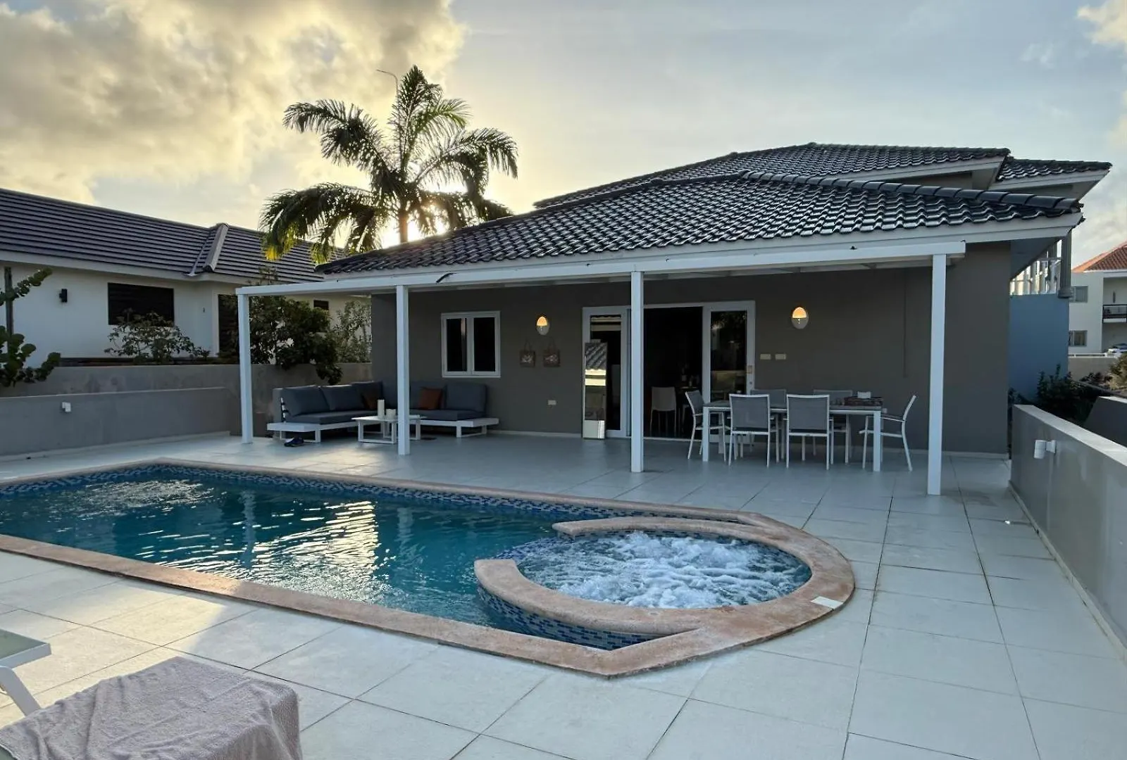 Villa Kaminda - 8 Persoons Villa In Vista Royal, Jan Thiel Curacao